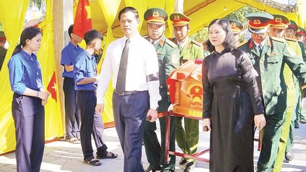 Truy điệu, an táng 30 hài cốt liệt sĩ ở Quảng Trị