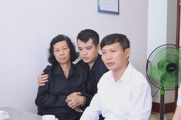Truy tặng Bằng khen người đàn ông quên mình cứu hai cháu nhỏ dưới sông
