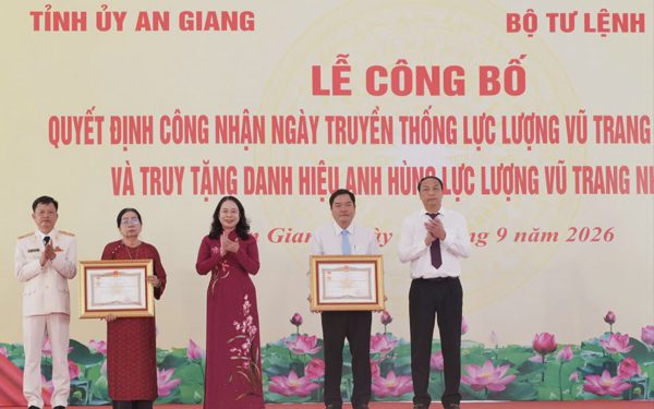 Truy tặng danh hiệu Anh hùng lực lượng vũ trang nhân dân cho ông Lâm Kiên Trì và liệt sĩ Huỳnh Văn Thạnh