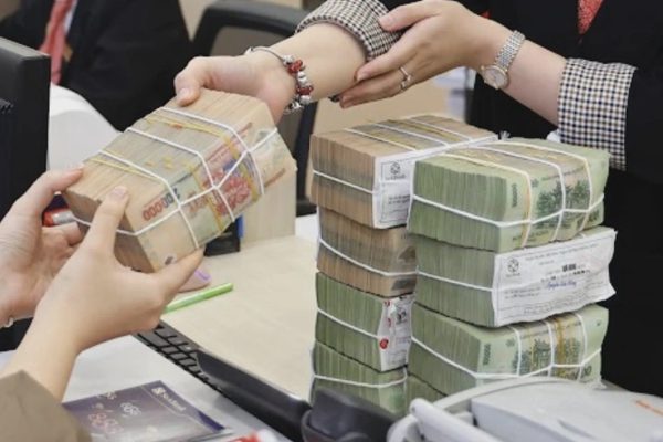 Truy tố cựu nhân viên ngân hàng "tuồn" gần 1.000 tỷ đồng ra nước ngoài