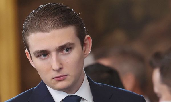 Truyền hình Iran tung video đe dọa ám sát Barron Trump