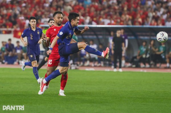 Truyền thông Thái Lan chế nhạo 2 cầu thủ phản lưới nhà trước tuyển Việt Nam