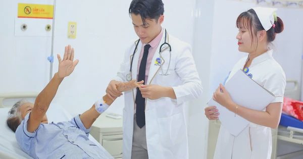 Từ ca u màng não, bác sĩ cảnh báo dấu hiệu chóng mặt kèm yếu tay