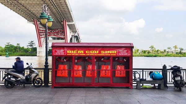 Tủ cứu sinh khẩn cấp và “chiếc phao tinh thần”