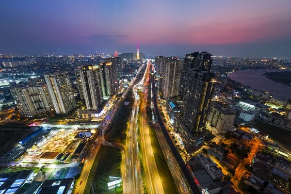 Từ ‘đạt chuẩn’ đến ‘định chuẩn’ - Nấc thang mới của năng lực cạnh tranh quốc gia