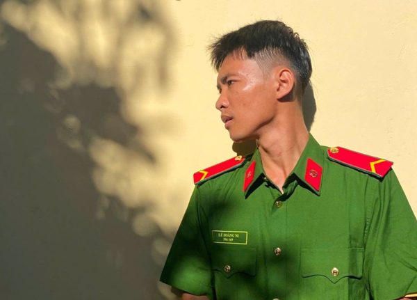 Từ đây có một tôi khác