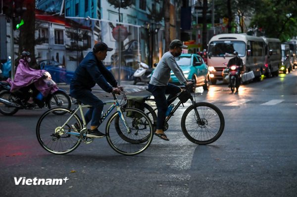 Từ đêm 30/9, Bắc Bộ đón không khí lạnh, nhiệt độ giảm mạnh kèm mưa đông