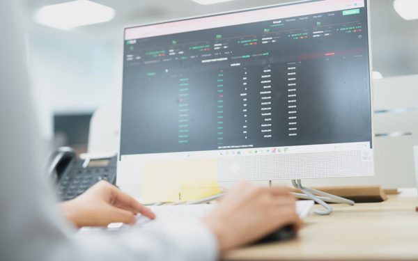 Tự doanh bán ròng mạnh nhất 3 tuần khi VN-Index tăng phiên thứ 6 liên tiếp