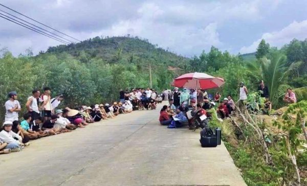 Tự gây tai nạn khi chở nhau bằng xe máy, hai học sinh 14 tuổi thương vong
