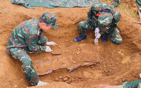 Từ lời kể của người dân, tìm thấy 2 hài cốt liệt sĩ sau hơn 60 năm