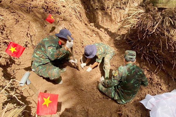 Từ manh mối của người phụ nữ, tìm được 56 hài cốt liệt sĩ dưới vườn dừa