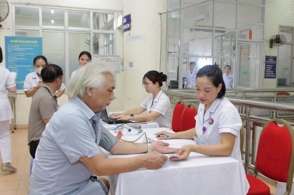Từ những nụ cười ở trạm y tế xã