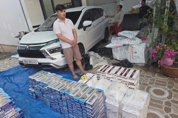 Từ ô tô chở thuốc lá lậu, Cần Thơ phát hiện kho hơn 28.000 bao