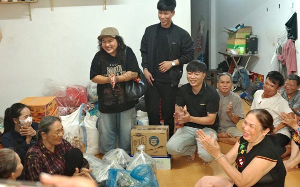 Từ ống kính đến 'Giải cứu quán vắng' và những cuộc đời bước qua khó khăn