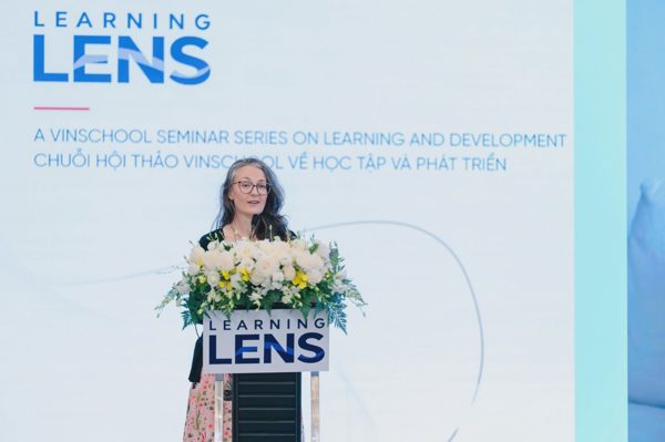 Từ quản lý màn hình đến dạy trẻ làm chủ công nghệ