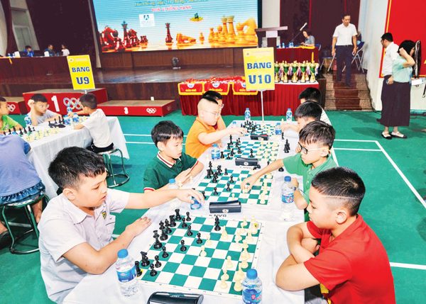 Từ sân chơi phong trào đến sàn đấu quốc gia