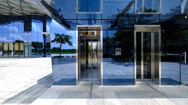 Từ thang gia đình đến thang tải khách: Giải mã năng lực thi công vượt trội của thang máy Huy Hoàng