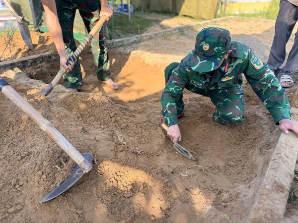 Từ thông tin người dân cung cấp, tìm thấy 14 hài cốt liệt sĩ