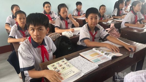 Từ việc tạm dừng thực hiện chủ trương cho mượn sách giáo khoa ở Huế: Bài học rút ra là gì?