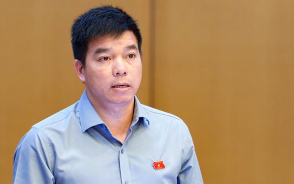 Từ vụ bị đánh vì nhắc khách không hút thuốc lá, đại biểu đề nghị bảo vệ người lên tiếng