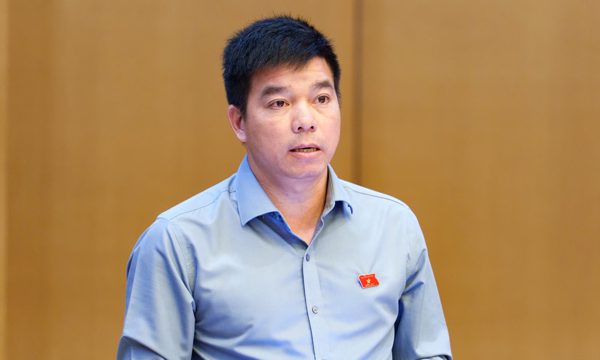 Từ vụ hành hung ở quán cà phê, ĐBQH đề xuất bảo vệ người nhắc không hút thuốc