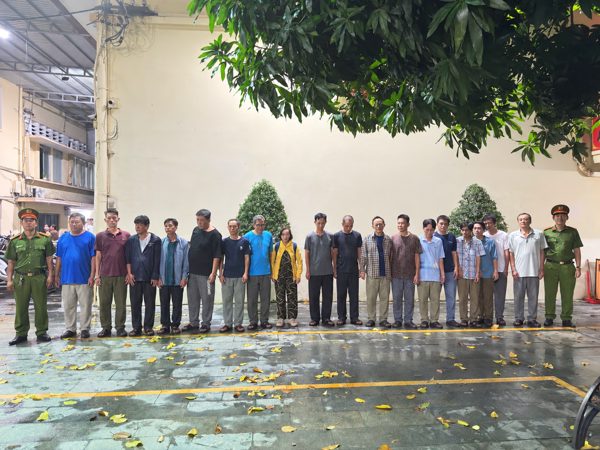 Từ vụ môi giới mại dâm, triệt phá đường dây cá độ bóng đá qua mạng