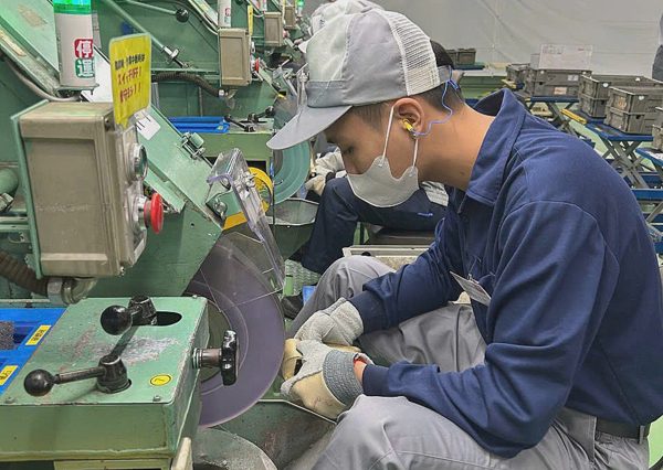 Từ xưởng mài cơ khí đến giải vàng tay nghề của công nhân gen Z