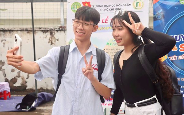 Tuần lễ 'Vươn cánh bồ câu trắng' tiếp sức tân sinh viên TP.HCM