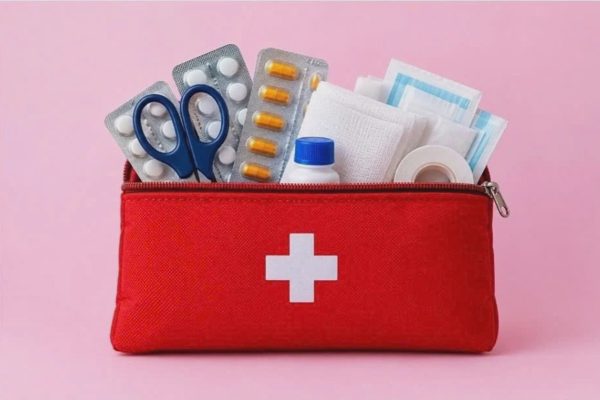 Túi y tế du lịch: Hành trang nhỏ giúp chuyến đi thêm an tâm