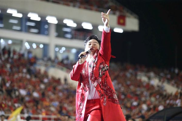 Tùng Dương, Hòa Minzy hát tại đại nhạc hội miễn phí 30.000 khán giả