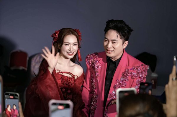 Tùng Dương rủ Hòa Minzy làm mới ‘Bắc Bling’ trong concert 'Bay về phía Mặt Trời"