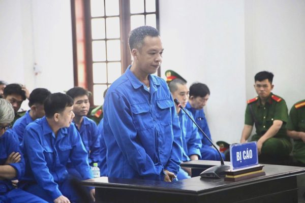 Từng giả điên để né tù, sau móc nối nhiều bác sĩ 'chạy' bệnh án tâm thần