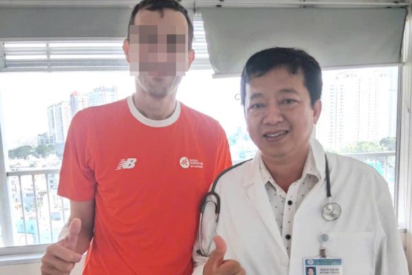 Từng hôn mê khi chạy marathon, VĐV nước ngoài viết thư cảm ơn bác sĩ Việt Nam