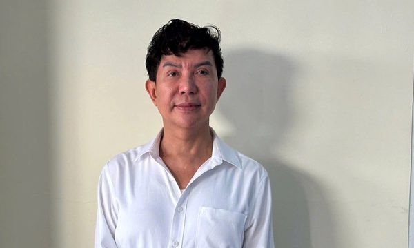 Từng nhận cát-sê nửa tỉ đồng, ca sĩ Long Nhật trượt dài sau hào quang sân khấu