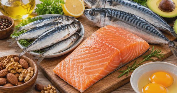 Tuổi 50: Bác sĩ chỉ 'quy tắc vàng' ăn cá để hỗ trợ miễn dịch