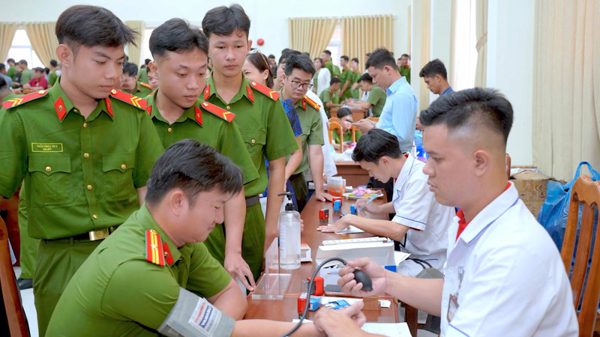 Tuổi trẻ Cà Mau sẻ chia giọt máu hồng vì cộng đồng