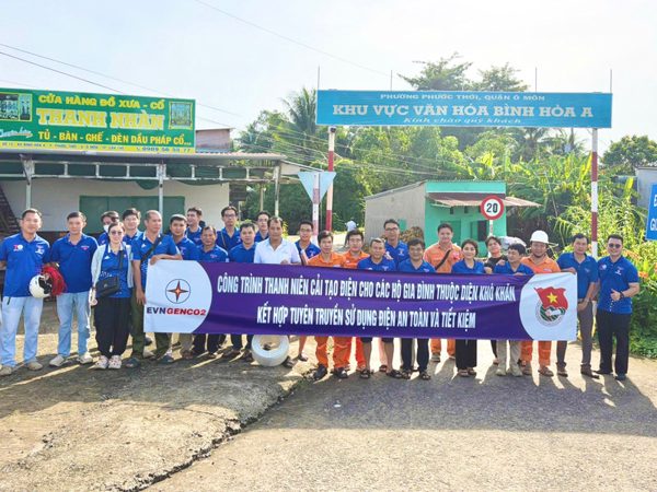 Tuổi trẻ EVNGENCO2 chung tay cải tạo điện cho các hộ dân khó khăn