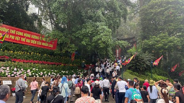 Tượng đài "Bác Hồ với ngày hội non sông" – Biểu tượng của tinh thần đại đoàn kết toàn dân tộc