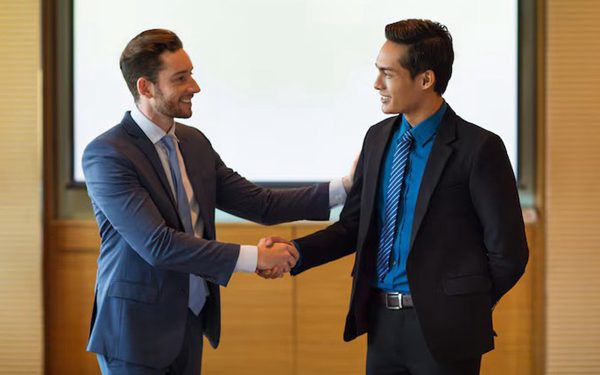 Tương tác, bình luận trên mạng xã hội giúp biến quan hệ thành cơ hội việc làm