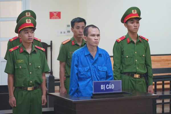 Tuyên án tử hình kẻ đâm tử vong thiếu tá công an