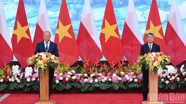 Tuyên bố chung về việc thiết lập quan hệ Đối tác chiến lược giữa Cộng hòa xã hội chủ nghĩa Việt Nam và Cộng hòa Ba Lan