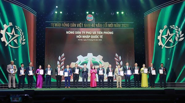 Tuyên dương 96 "Nông dân Việt Nam xuất sắc 40 năm Đổi mới"