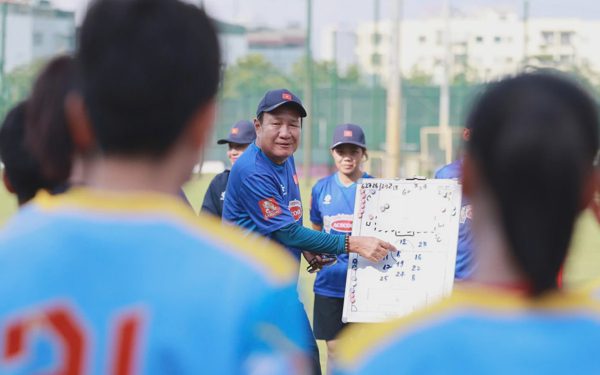 Tuyển nữ Việt Nam đấu Đài Bắc Trung Hoa: Màn ra mắt của HLV Hoàng Văn Phúc