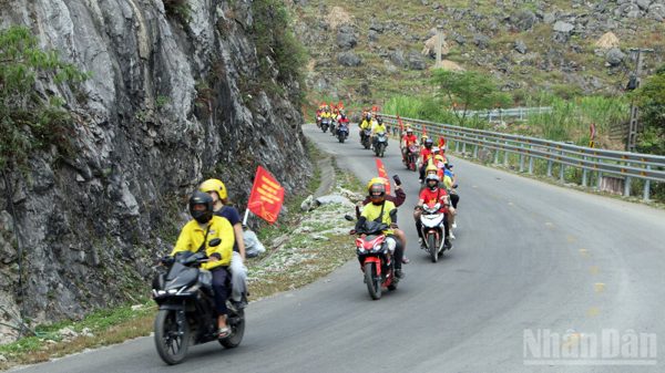 Tuyên Quang quảng bá du lịch trải nghiệm an toàn bằng xe mô-tô, xe máy