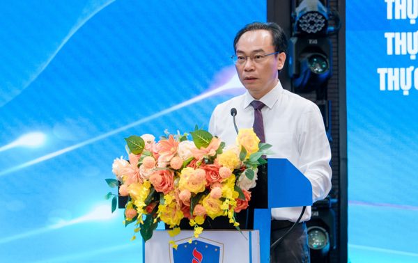 Tuyển sinh đại học 2026: Biến động mạnh, nhóm ngành nào lên ngôi?
