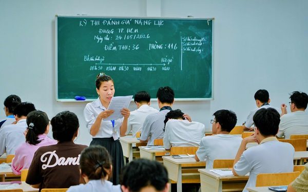 Tuyển sinh đại học: Một thập kỉ đầy biến động