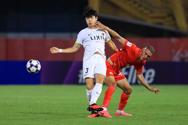 Tuyển thủ Việt Nam phản lưới nhà, Công an Hà Nội thua Kashima Antlers
