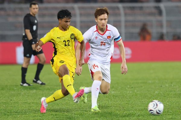 Tuyển Việt Nam 2-0 Malaysia: Hoàng Đức nhắc vai trò của Quang Hải