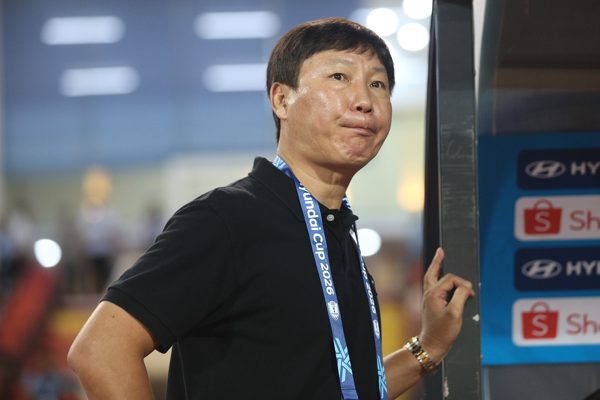 Tuyển Việt Nam: Cuộc đua đầy thách thức của HLV Kim Sang Sik