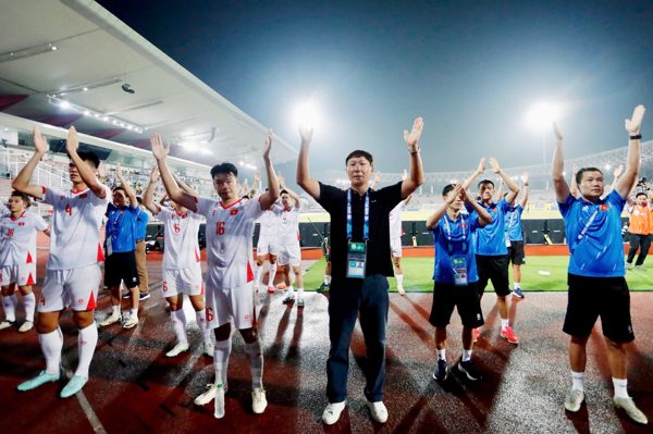 Tuyển Việt Nam đấu Malaysia: Hãy để bản lĩnh nhà vô địch lên tiếng